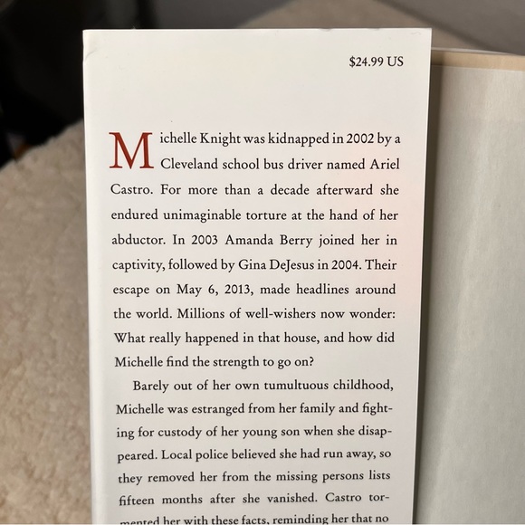 Finding Me : A Decade of Darkness, a Life Reclaimed: a Memoir - Picture 4 of 10